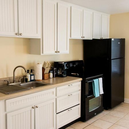 Walk To The Beach! Two Bedroom Unit In The Heart Of Jax Beach شاطئ جاكسونفيل المظهر الخارجي الصورة